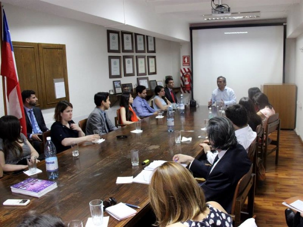 Puerto Antofagasta recibió a alumnos de la Academia de Diplomacia - MundoMaritimo.cl