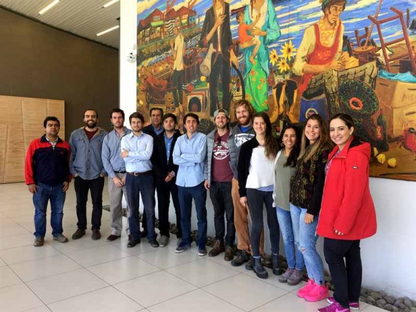 Alumnos de la Universidad de Los Andes visitan el Puerto San ... - MundoMaritimo.cl