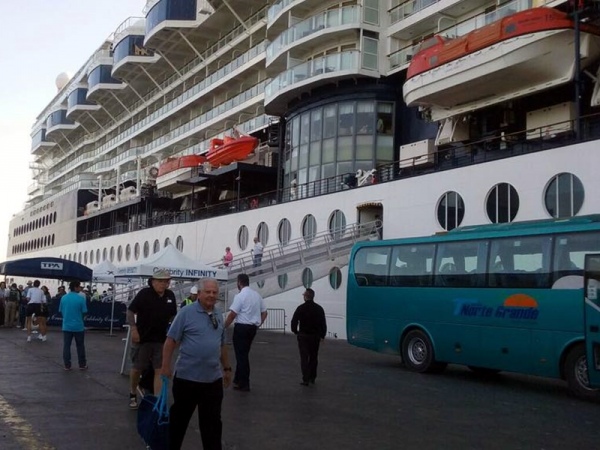 Más de 3.800 pasajeros arriban a Puerto Arica en cruceros “Infinity ... - MundoMaritimo.cl