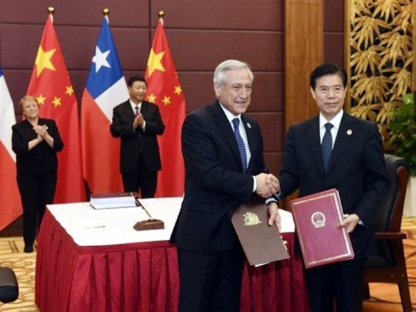 Chile y China profundizan tratado de libre comercio firmado en 2005