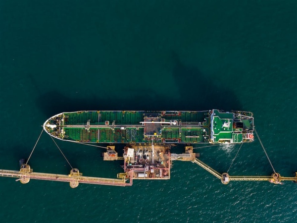 El potencial de los e-fuels para descarbonizar buques y aeronaves - MundoMaritimo.cl