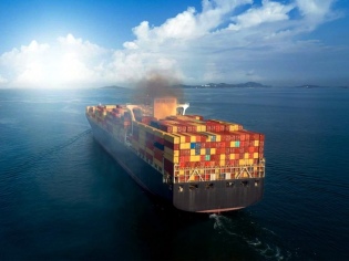 Ruta por el Cabo de Buena Esperanza salva al transporte marítimo de contenedores, pero no al planeta