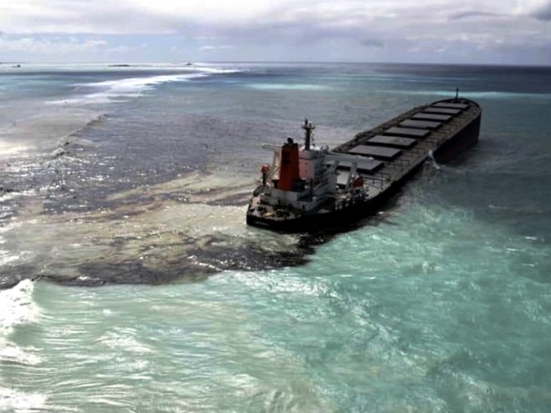MOL: Más de mil toneladas de VLSFO del granelero encallado "Wakashio" han sido transferidas a otros buques - MundoMaritimo