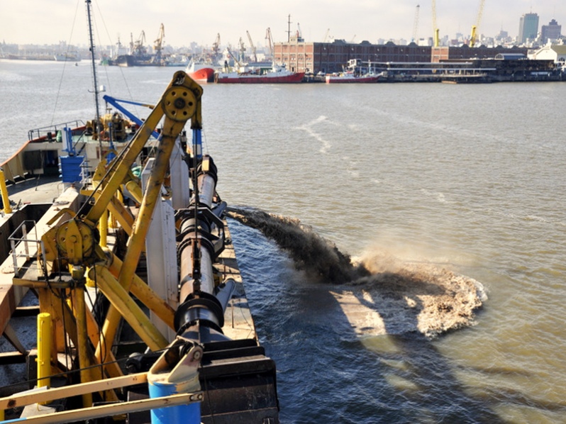 Puerto de Montevideo, Uruguay: En 2021 iniciará dragado para obtener 14  metros de profundidad - MundoMaritimo