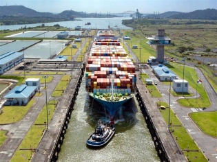 Canal de Panamá da claras señales de mejora, pero la recuperación total tardará más de lo esperado