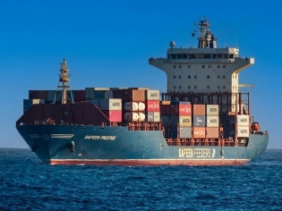 Guerra en Medio Oriente impacta al transporte marítimo de contenedores