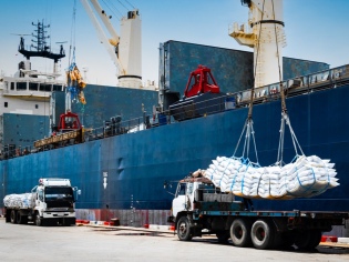 Cierre de de Ormuz interrumpe flujos de fertilizantes e impacta en el suministro de alimentos