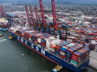 Líneas navieras reordenan servicios entre Asia y la Costa Este de Sudamérica