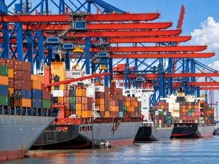 Industria naviera lograría crecer en 2027, pero persistirá la amenaza de la sobrecapacidad